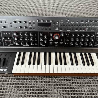 Sequential Pro 3 SE 37-Key 3-Voice Monophonic / Paraphonic Synthesizer 2020 - Present - Black with Wood Sides image 1