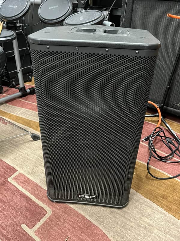 USED QSC HPR 122i 12" 2-Way Active Powered PA DJ Speakers w/ Covers, Stand, Power Supply 2 of 2 image 1