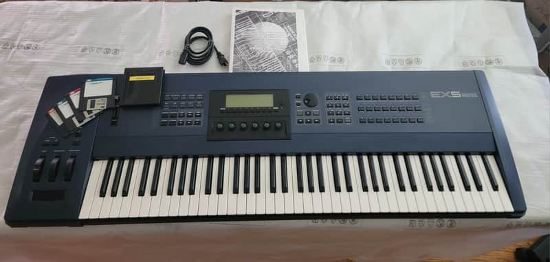 Yamaha EX5 Synthesizer Sampler Workstation 76 Keyboard W/ Aftertouch AWM VL FM floppies & Manual image 1