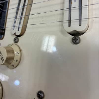 Fender American Standard Stratocaster with Maple Fretboard 1996 - 1997 - Vintage White image 6