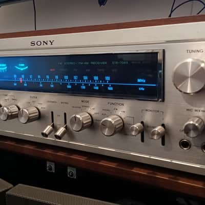 Sony STR-7065 1972 - Silver image 3