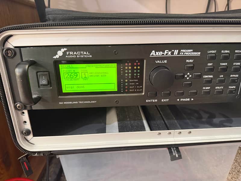 Fractal Audio axe fx II + carry case image 1