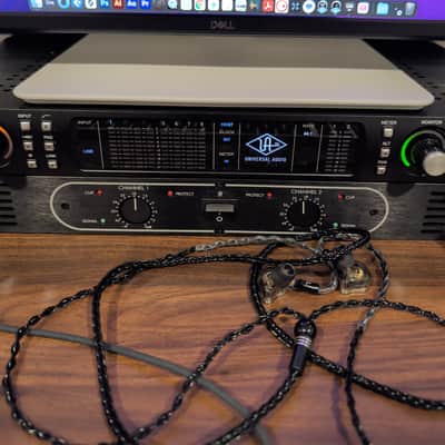 Universal Audio Apollo 8 QUAD Thunderbolt 2 Audio Interface 2010s Black image 3