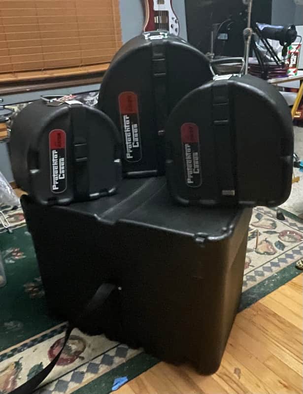 Gator Classic Series Hardshell Cases, Sizes: 10x7, 12x8, 16X14, 24x16 image 1