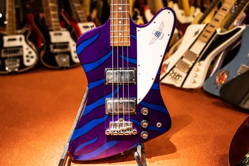 Gibson Thunderbird 1976/77 Re-Fin image 1