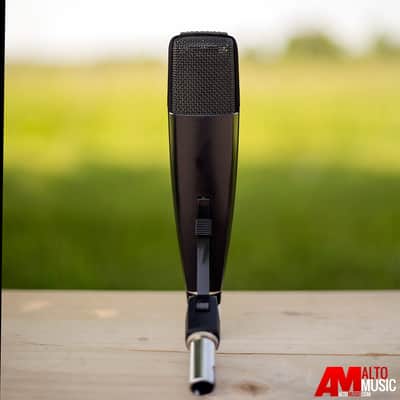 Sennheiser MD 421-II Dynamic Cardioid Studio Microphone image 6
