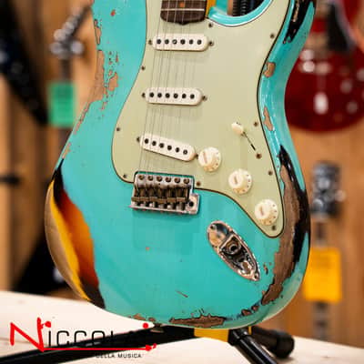 Fender Custom Shop Limited Edition '62 Strat - Heavy Relic - Faded Aged Sea Foam Green Over 3-Color Sunburst image 9