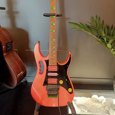 Ibanez JEM777-SK Steve Vai Signature with Edge Tremolo 1987 - 1989 - Shocking Pink image 1