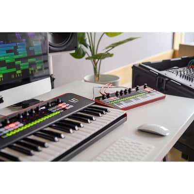 IK Multimedia UNO Synth Pro Desktop 32-Key Analog Synthesizer 2021 - Black with White Keys image 8