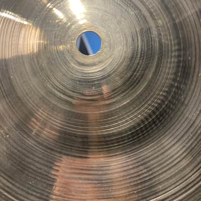 Zildjian - 18" Avedis Ride Cymbal 1920g 1970's image 5
