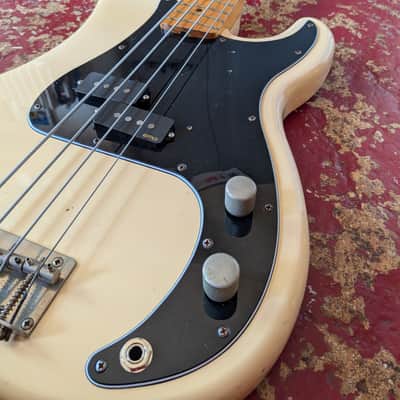 Fernandes Precision 1978 - Stone Logo image 16