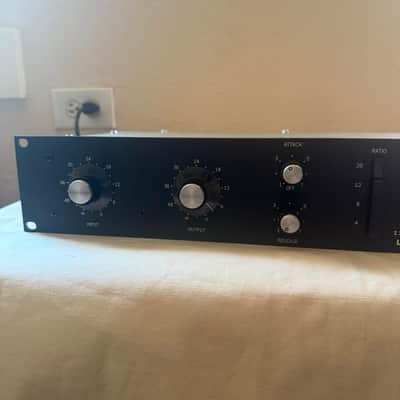 Universal Audio 1176LN Limiting Amplifier Reissue 2001 - Present - Black image 3