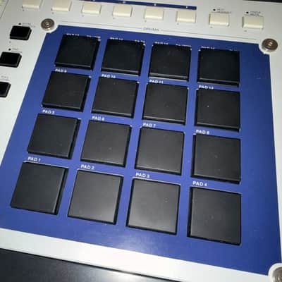 Akai MPC4000 Music Production Center - White image 4