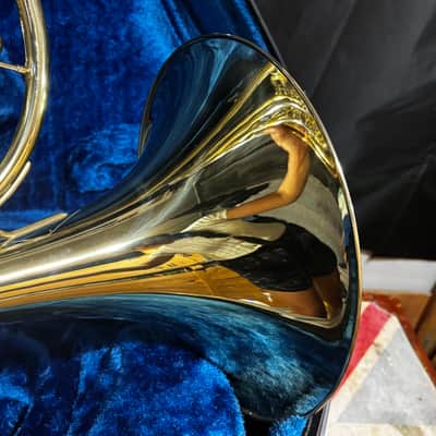 Yamaha YHR-321 Marching French Horn w Case image 5