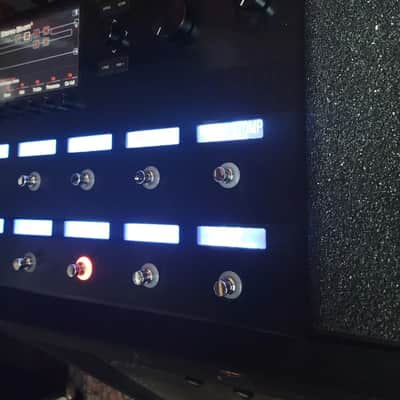 Line 6 Helix Guitar Multi-effects Floor Processor image 2