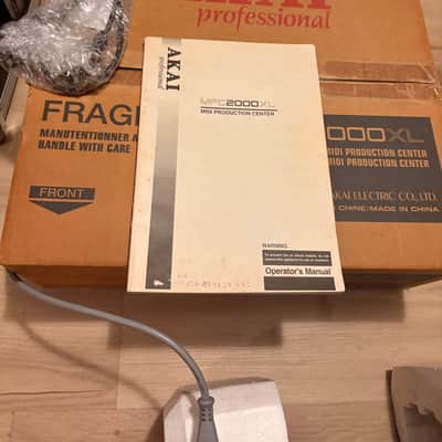 Akai MPC2000XL ORIGINAL BOX +NEW BLUE screen+ 8outs + CF + EB16 + original manual image 10