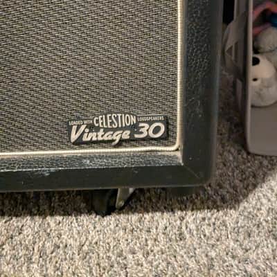 Line 6 412VS-T 4x12" Angled Guitar Speaker Cabinet 2007 - 2016 - Black image 2