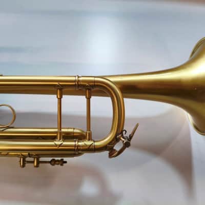 Trompeta Bach Stradivarius 43 lacado mate en perfecto estado image 4