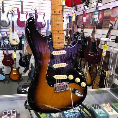 Fender 2021 75th Anniversary American Ultra Luxe Strat, 2 Color Sunburst with Hardshell Case - Pre Owned image 4
