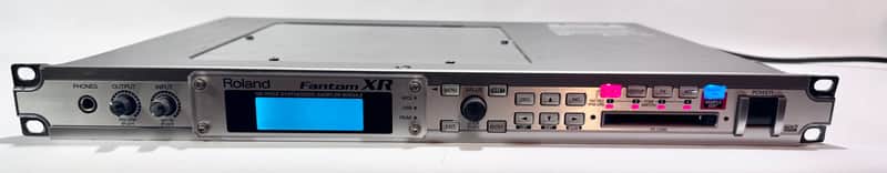 Roland Fantom-XR Rackmount Synthesizer Module 2004 - 2010 - Silver image 1