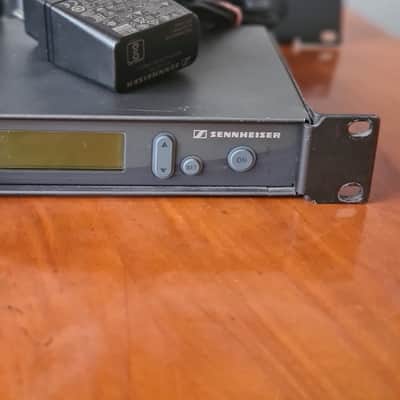 Sennheiser Sennheiser SR300 IEM G2 D (786–822 MHz) + EW300 IEM G2 Bodypack Receiver | Rack Mount | Professional Set image 4