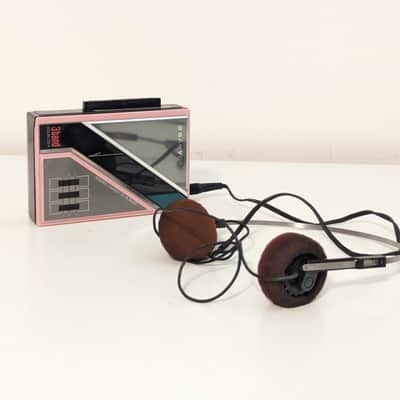 Sanyo M GP24 Pink Vintage Walkman 80s + Original Headphones (Serviced & 100% Working) image 2