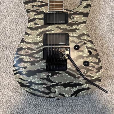 Jackson X Series Soloist SLX DX Jungle Camo image 2