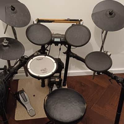 ALSO ON GUMTREE *Package Deal* Roland TD4 Electric Drumkit with Roland PM-10 Personal Monitor ***Urgent Sale***