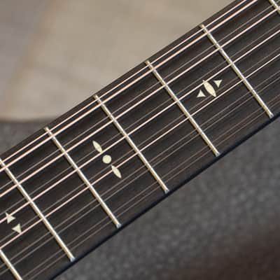 Minty! 2019 Taylor 552ce 12 String Red Cedar Mahogany Acoustic Guitar Natural + OHSC image 9