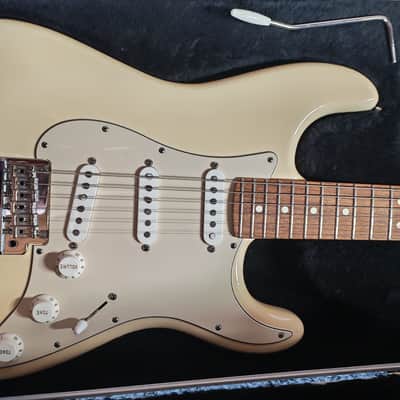 2010 Fender American Standard Stratocaster with Rosewood Fretboard 2010 Olympic White image 1