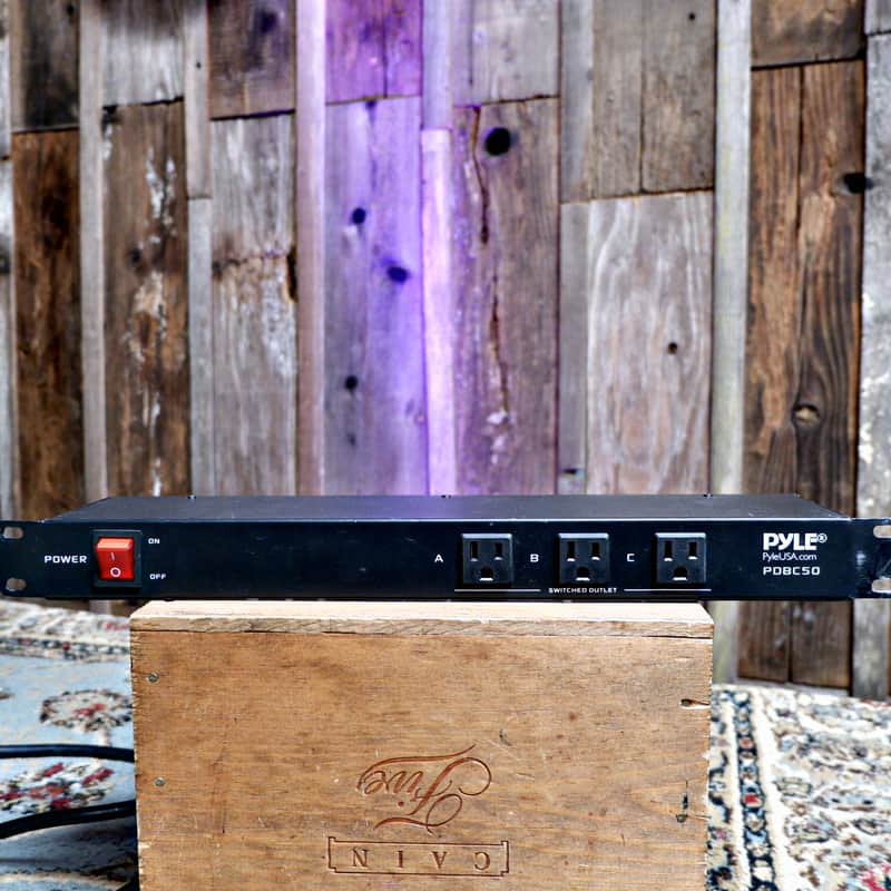 Pyle PDBC50 19" Rackmount Power Supply image 1
