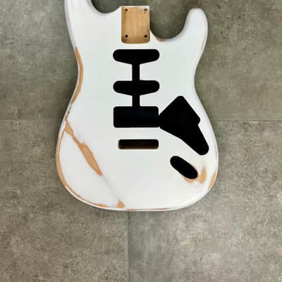 Stratocaster Body relic white image 1