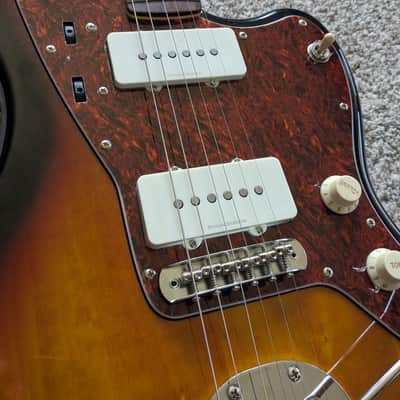 Squier Vintage Modified Jazzmaster with Rosewood Fretboard 2012 - 2017 - 3-Color Sunburst image 5