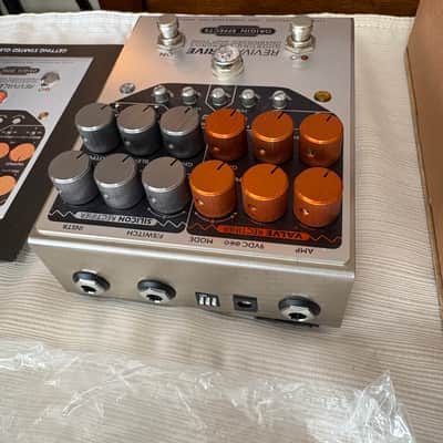 Origin Effects RevivalDRIVE Ghosting Overdrive - Silver/Orange image 2