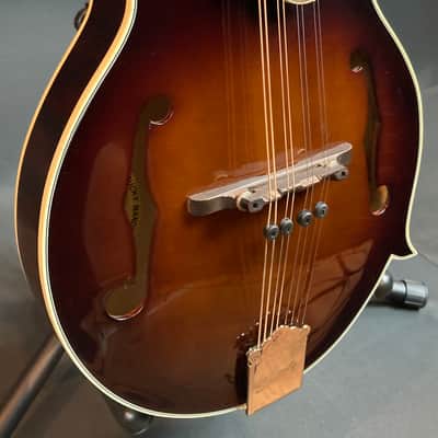 Kentucky KM-805 Artist Series F-Style Mandolin Amber Burst Finish w/ Case image 3