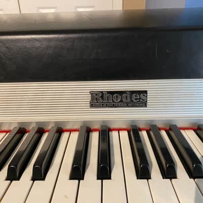 Fender Rhodes Suitcase Piano 88-Key Electric Piano Rounded Top image 6