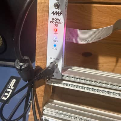 4MS Row power 35 with ribbon cable image 1