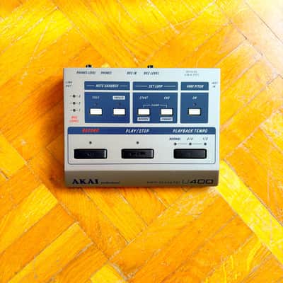 Akai U400 Riff-O-Matic Variable Tempo Phrase Sampler – Vintage Lo