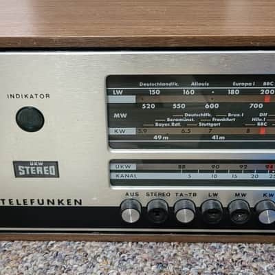 Telefunken Operette 2650 1960's Walnut Stereo FM / Shortwave image 4