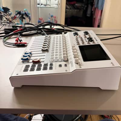 Yamaha MGX12 18-Channel Digital Mixing Console 2026 - Present - White image 3