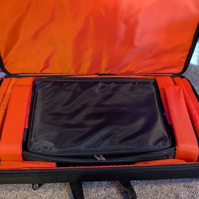 Headrush Pedalboard 2010s, with HD bonus gator case image 4