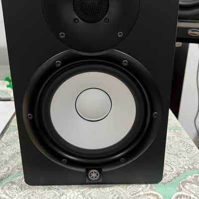 Yamaha HS7 6.5" Powered Studio Monitor (Single) 2015 - Present - Black image 1
