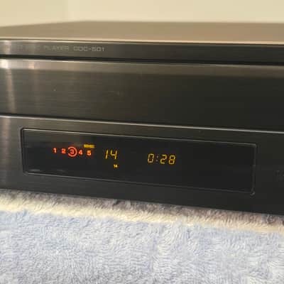 Yamaha CDC-501 Natural Sound 5 disc CD carousel May 1995 - Black image 7