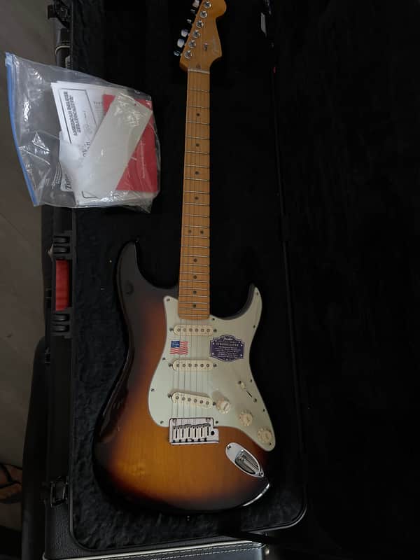 Fender American Deluxe Stratocaster V-Neck with Maple Fretboard 2-Color Sunburst image 1