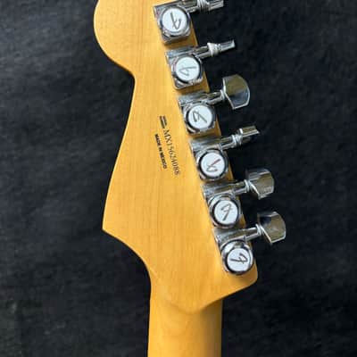 Fender Standard Stratocaster® 2015 - Brown Burst image 5