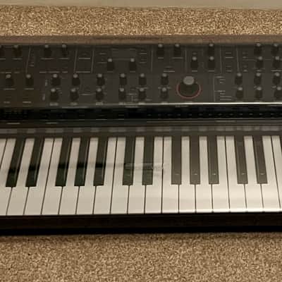Sequential Take 5 44-Key 5-Voice Compact Polyphonic Synthesizer - with Decksaver imagen 9