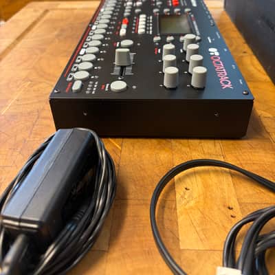 Elektron Octatrack DPS-1 2010s - Black - STAND - DECKSAVER image 9