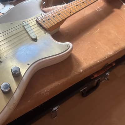 Fender Musicmaster with Maple Fretboard 1957 - Desert Sand image 9
