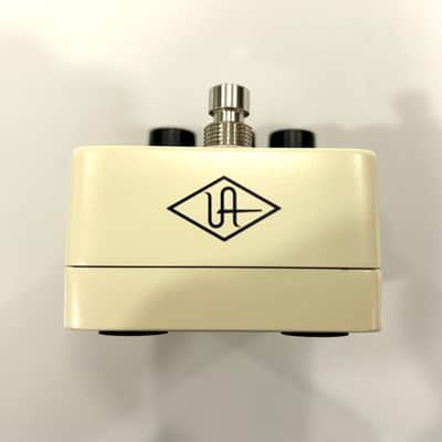 Universal Audio UAFX Evermore Studio Reverb Pedal – Very Good to Excellent Condition Overall – Light Lens Missing image 8