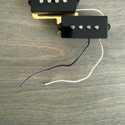 Fender V-Mod II Precision Bass pickups image 1